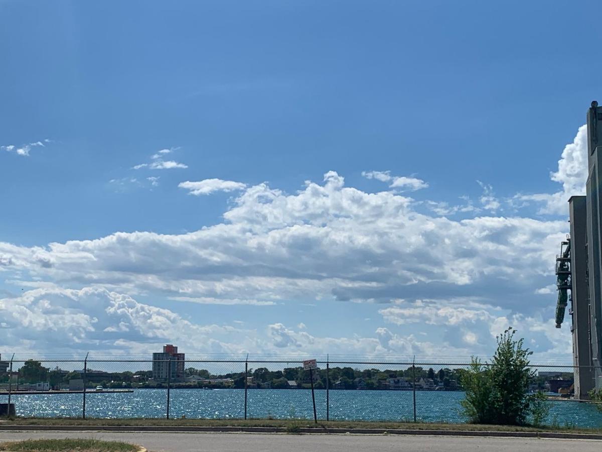 Days Inn By Wyndham Sarnia Harbourfront Eksteriør billede
