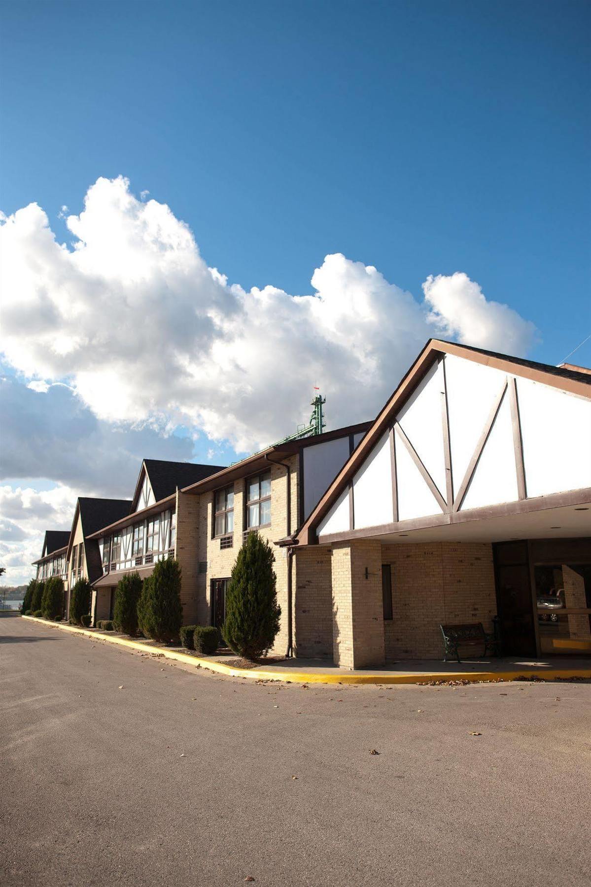 Days Inn By Wyndham Sarnia Harbourfront Eksteriør billede