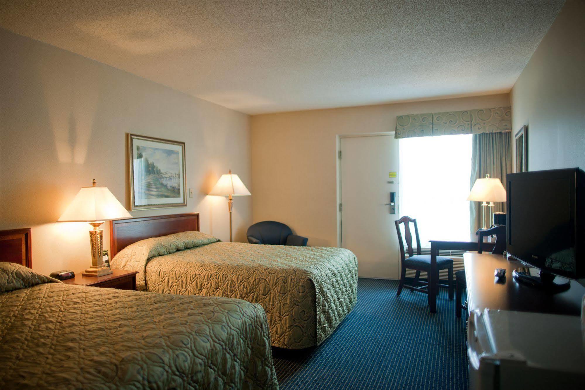 Days Inn By Wyndham Sarnia Harbourfront Eksteriør billede